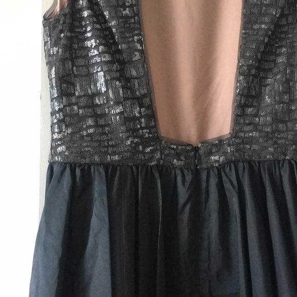 Vera Wang open back sequin dress - Picture 3 of 3